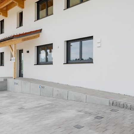 Fenjoy: Ferienapartment In Neubau / Balkon / Bbq ベルナウ・アム・キームゼー エクステリア 写真
