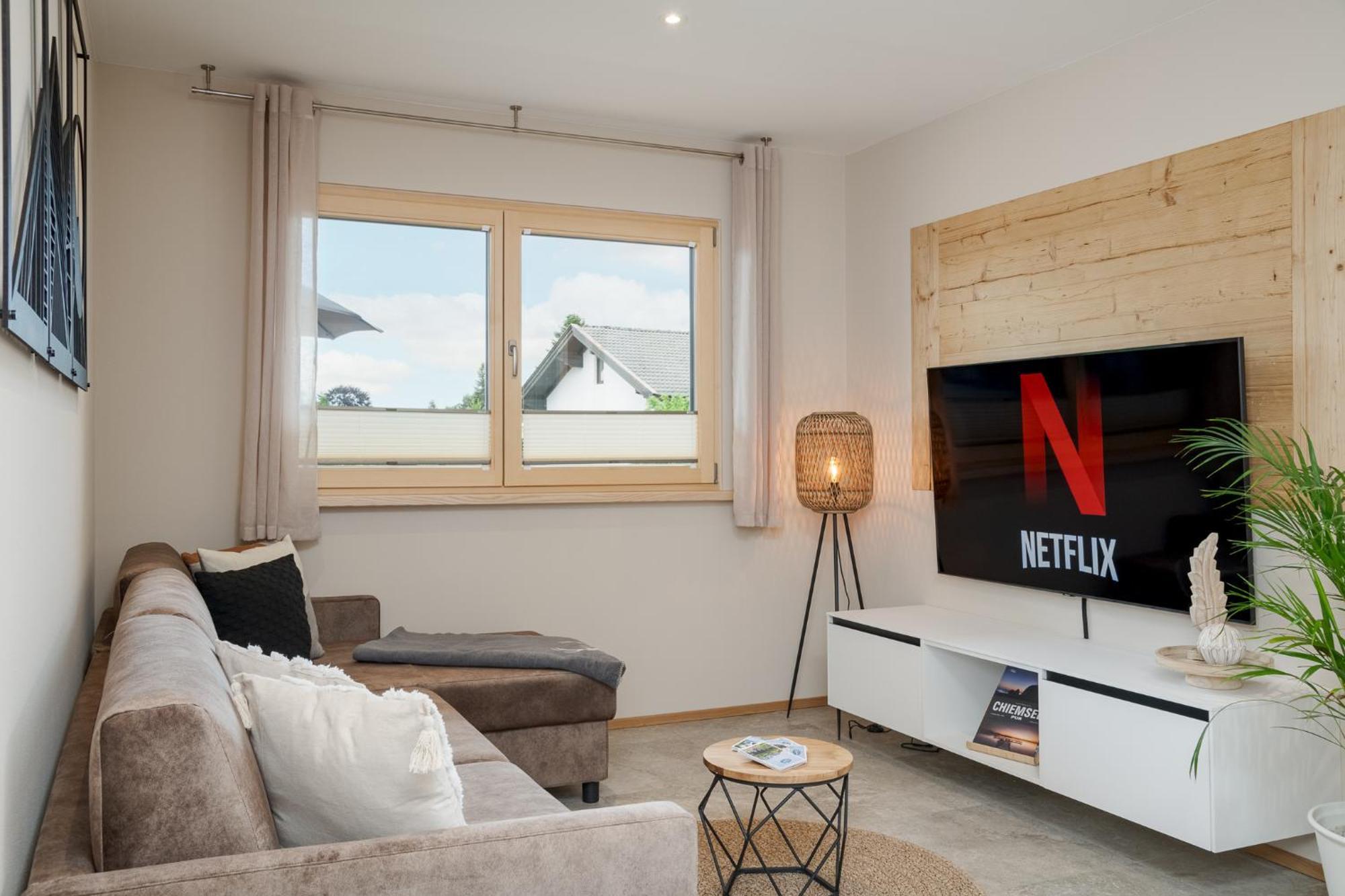 Fenjoy: Ferienapartment In Neubau / Balkon / Bbq ベルナウ・アム・キームゼー エクステリア 写真