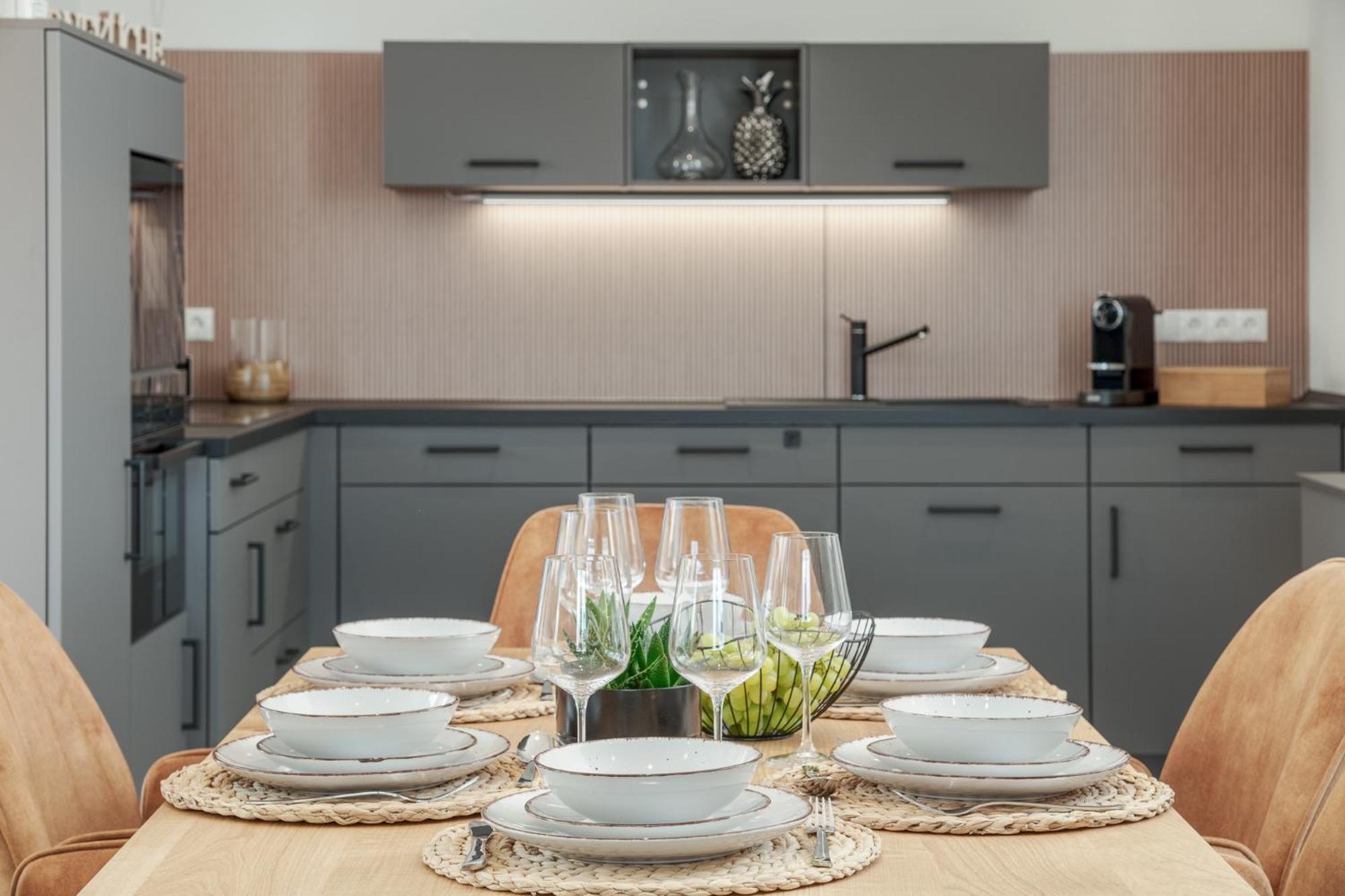 Fenjoy: Ferienapartment In Neubau / Balkon / Bbq ベルナウ・アム・キームゼー エクステリア 写真